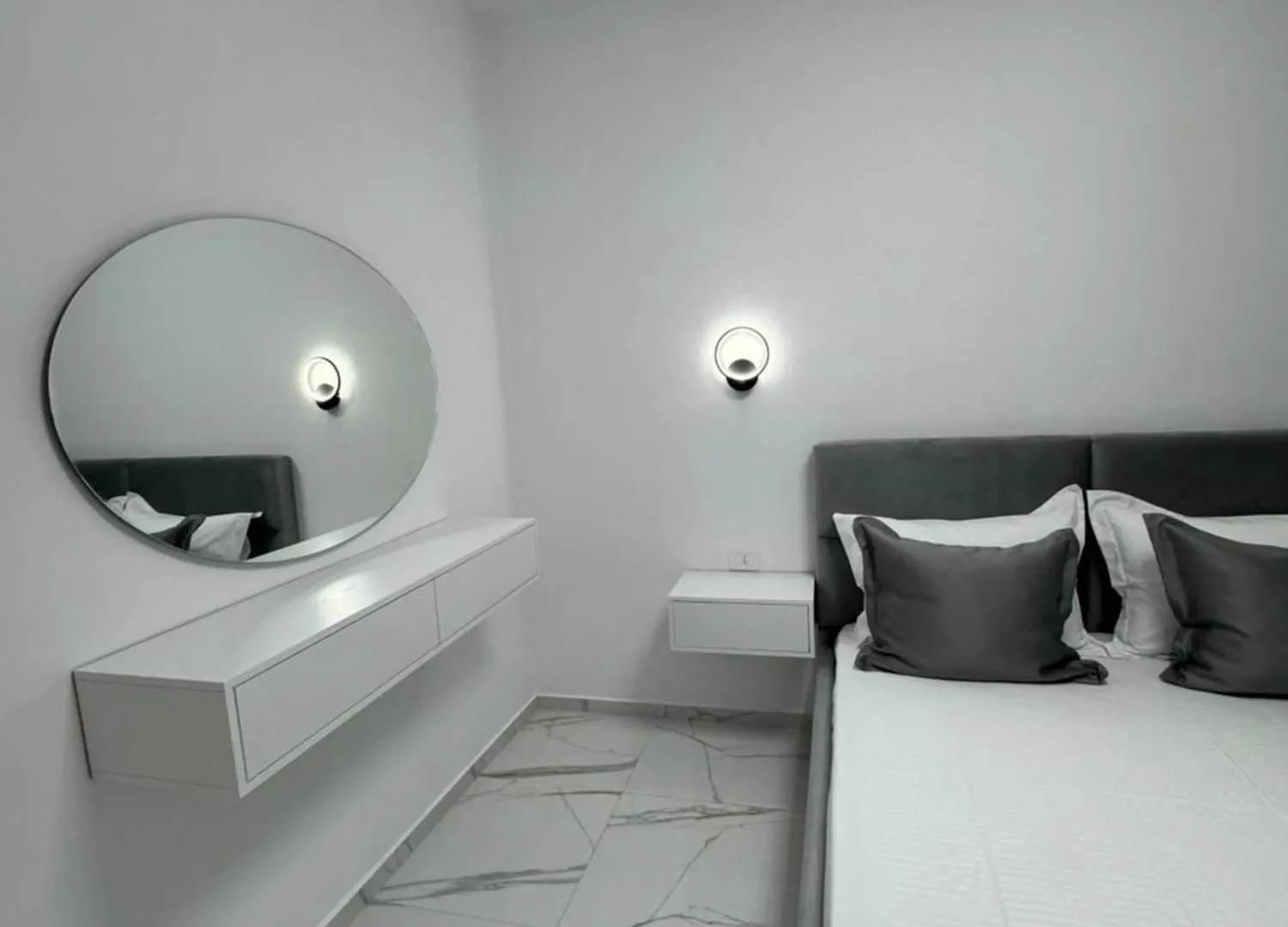 Golden Seaview Two Bedroom Apartment ساراندا