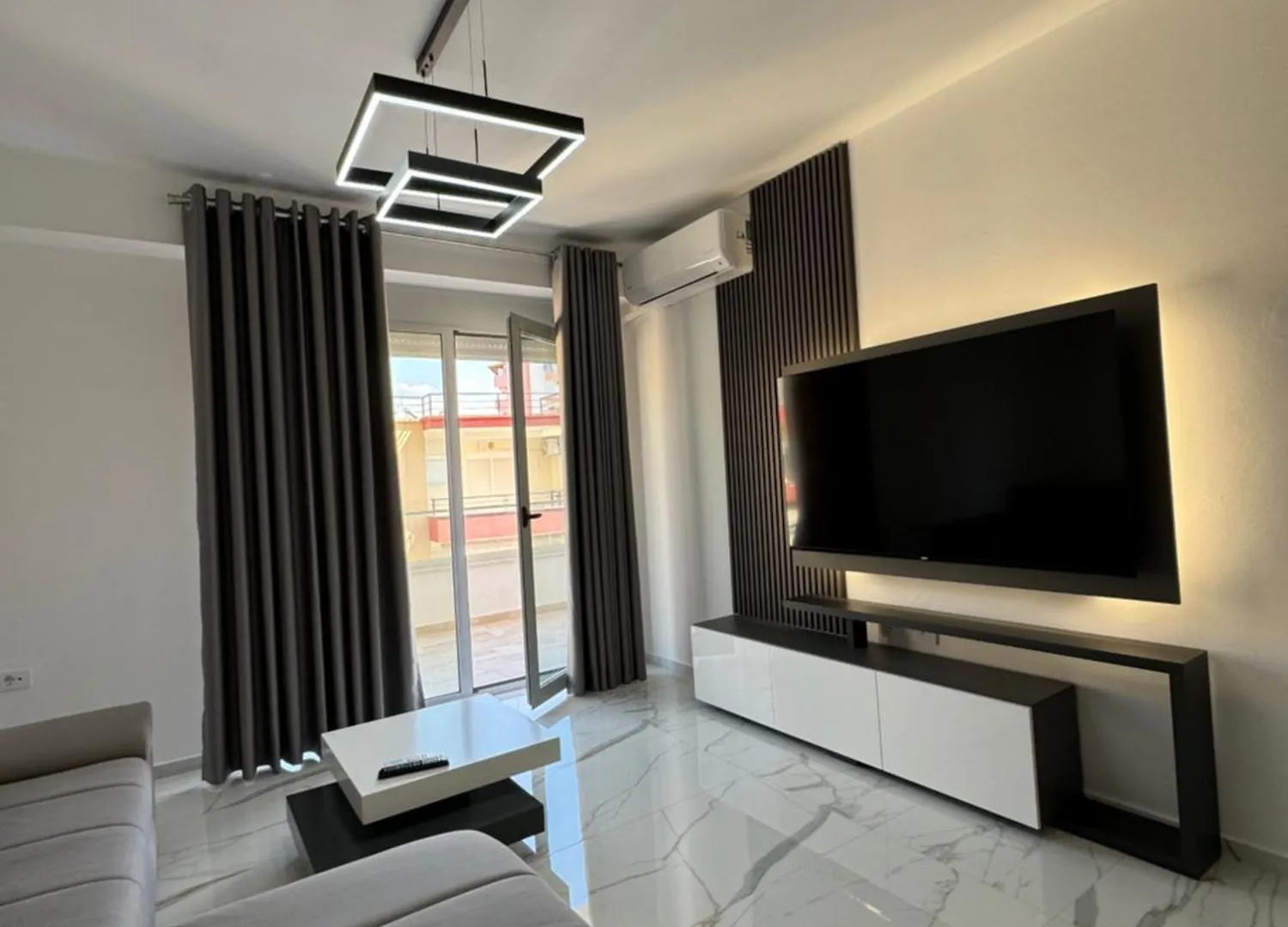 Golden Seaview Two Bedroom Apartment ساراندا 0*,