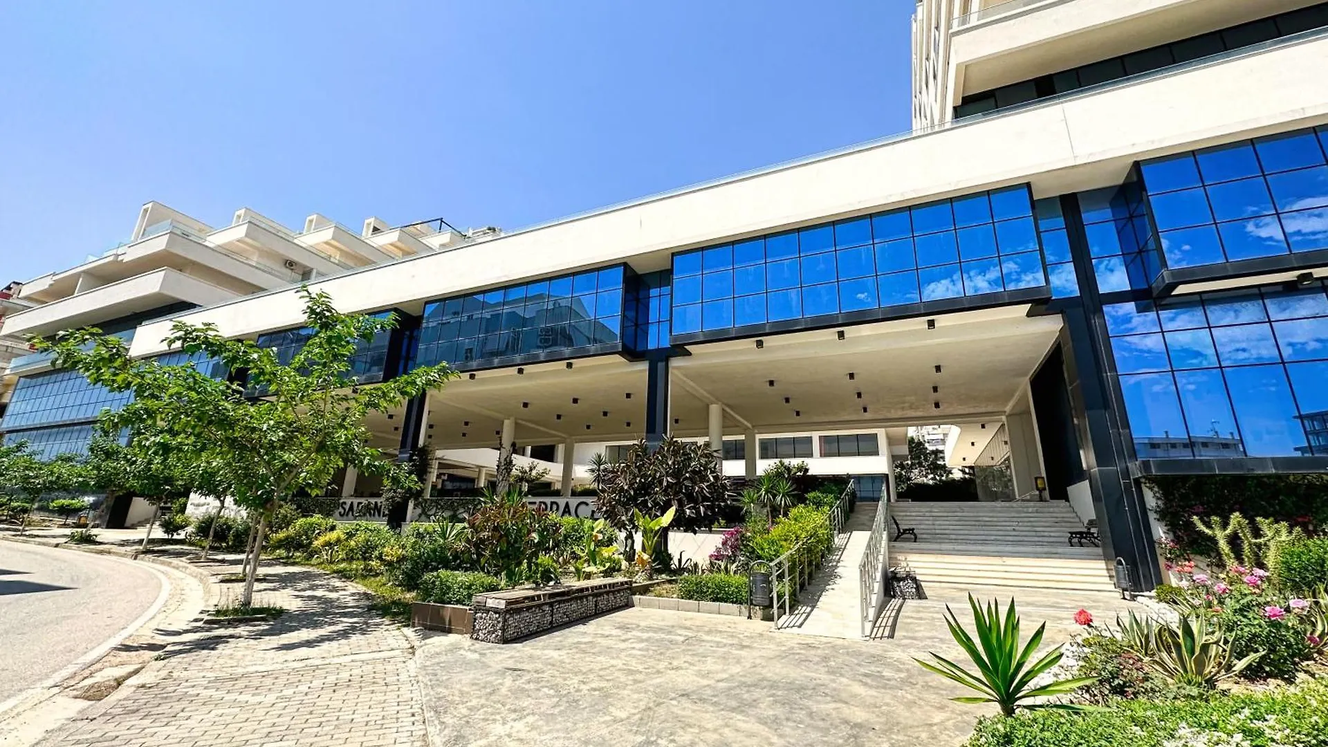 Golden Seaview Two Bedroom Apartment Sarande