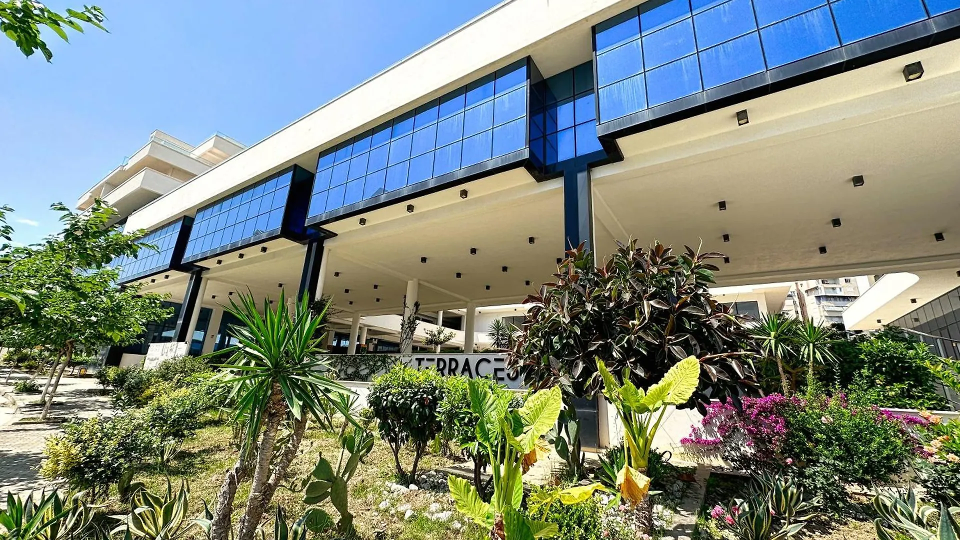 Golden Seaview Two Bedroom Apartment Sarande