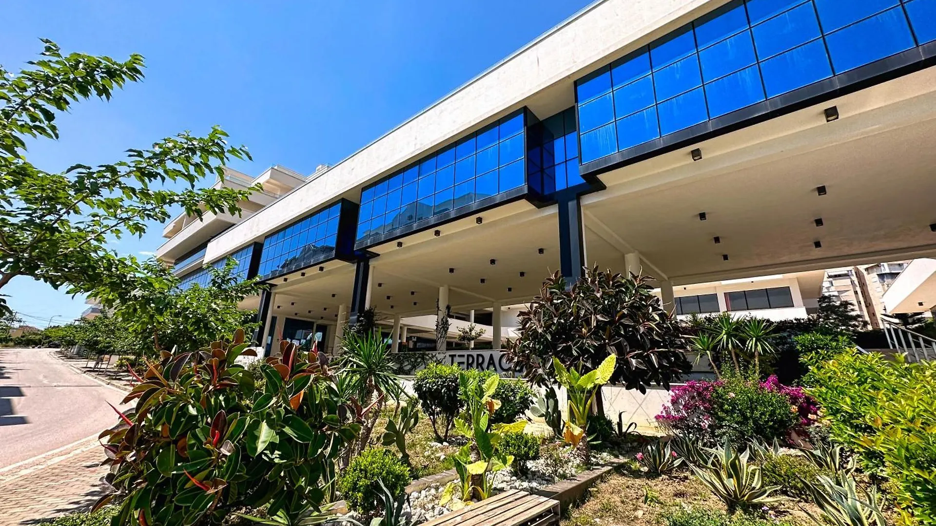 Golden Seaview Two Bedroom Apartment Sarande Albania