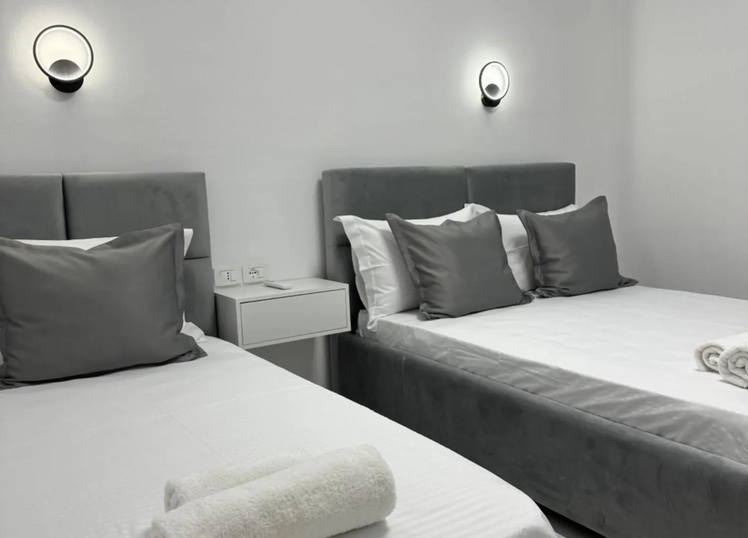Golden Seaview Two Bedroom Apartment Sarande