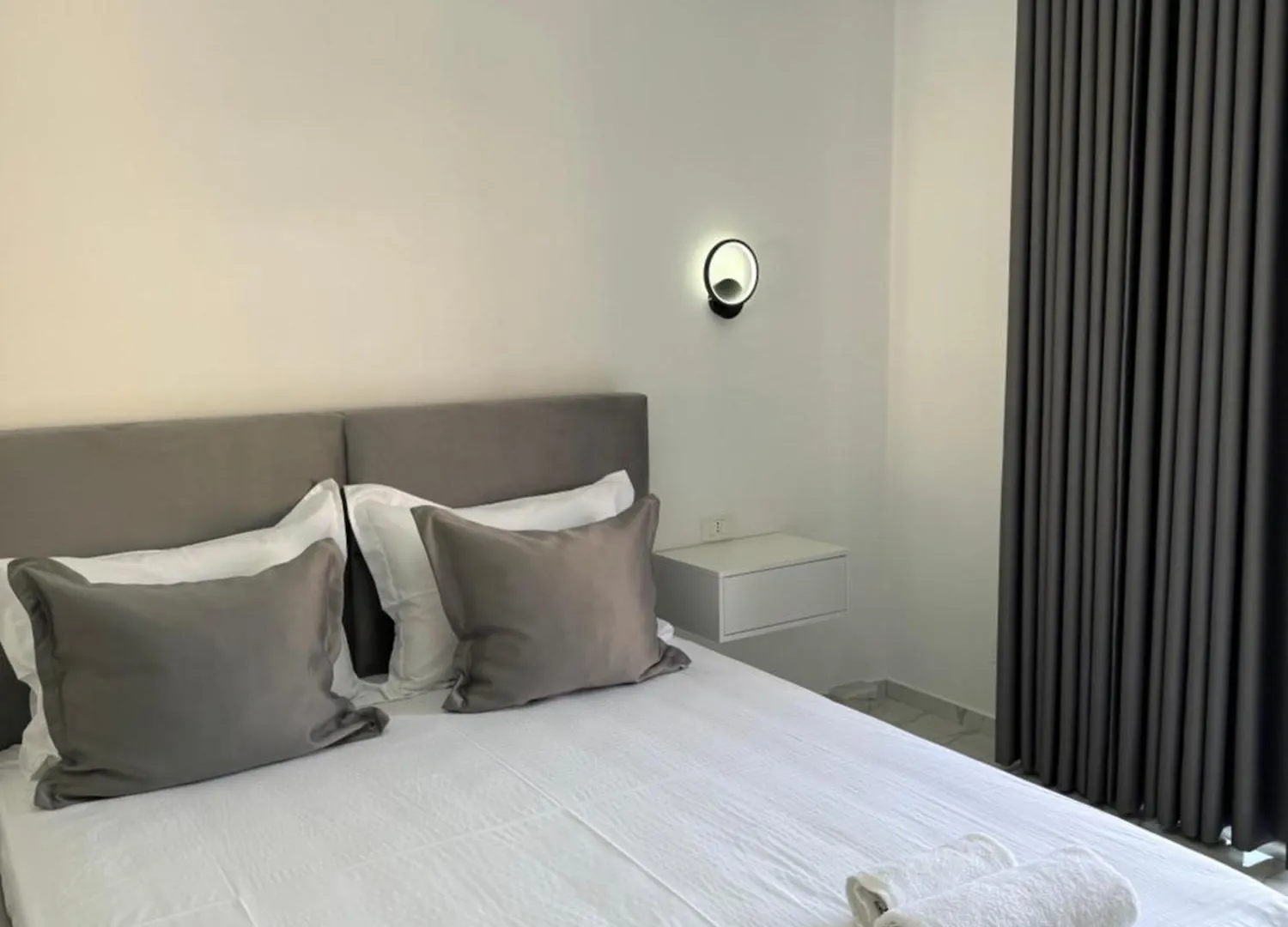 Golden Seaview Two Bedroom Apartment Sarande